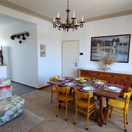 Palazzo Cavalletti - Appartamenti Nel Cuore Di Senigallia Exterior foto